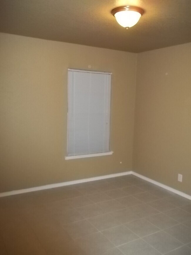 Building Photo - 4251 Wild Oak Dr