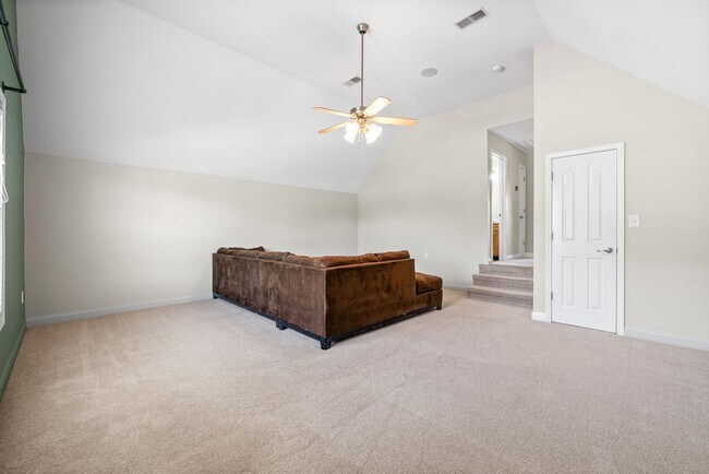Building Photo - 680 Foxfield Dr
