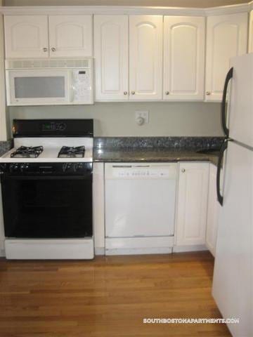 Building Photo - 190 L St