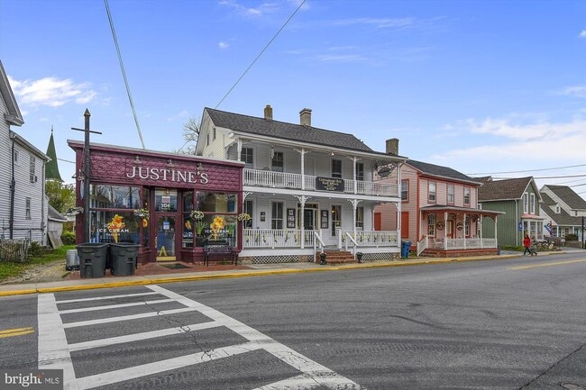 Building Photo - 215 E Chew Ave