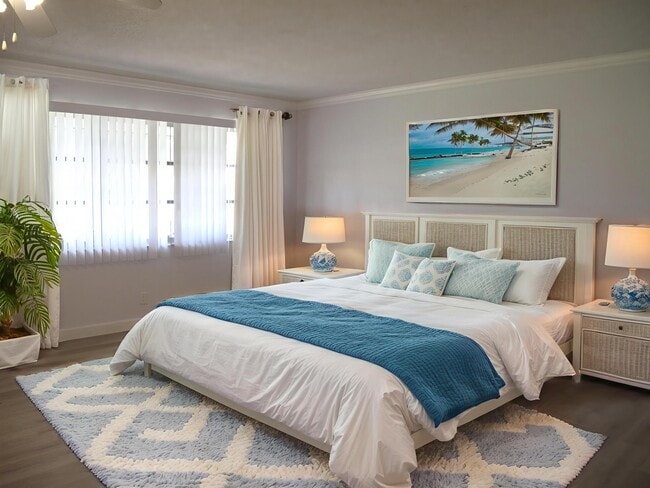 Building Photo - 1102 North Dr