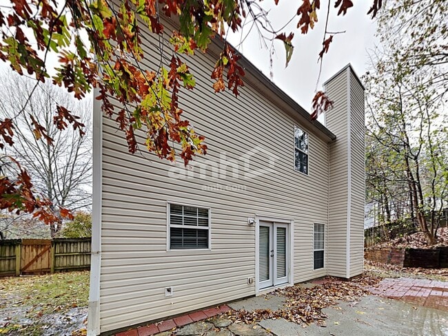 Building Photo - 1584 Silver Ridge Dr