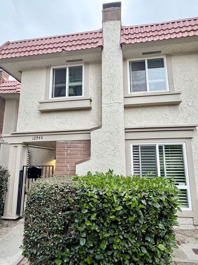 Building Photo - 12944 Newhope St