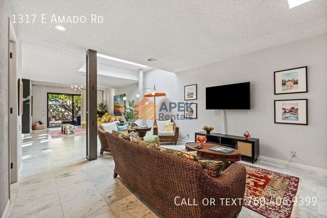 Building Photo - 1317 E Amado Rd