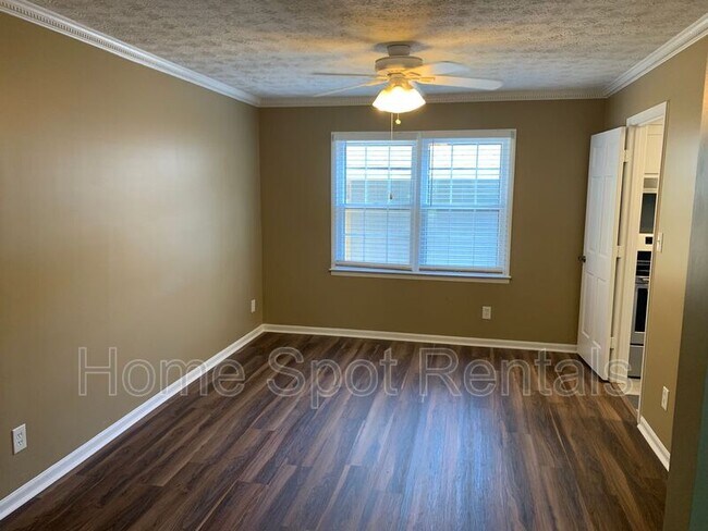 Building Photo - 2932 Lavista Way