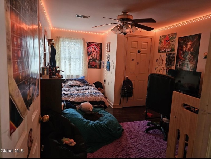 Building Photo - 3 9th St