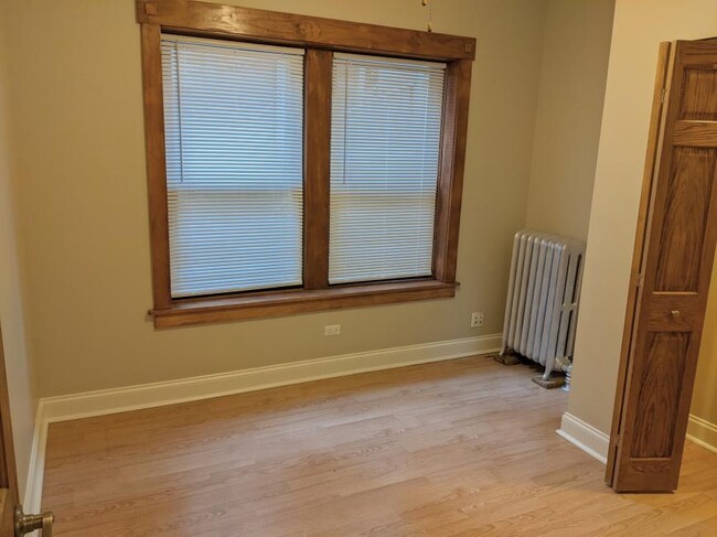 Building Photo - 2 bedroom in Chicago IL 60626