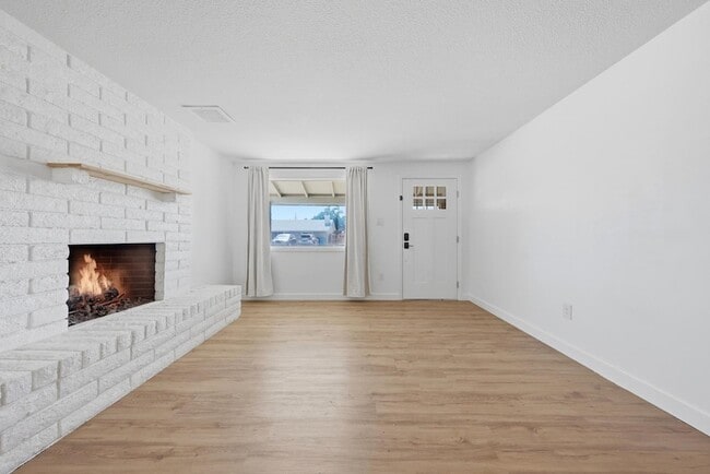 Building Photo - 3540 E Voltaire Dr