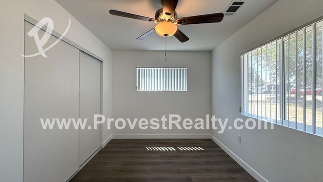 Building Photo - 9811 Arroyo Ave
