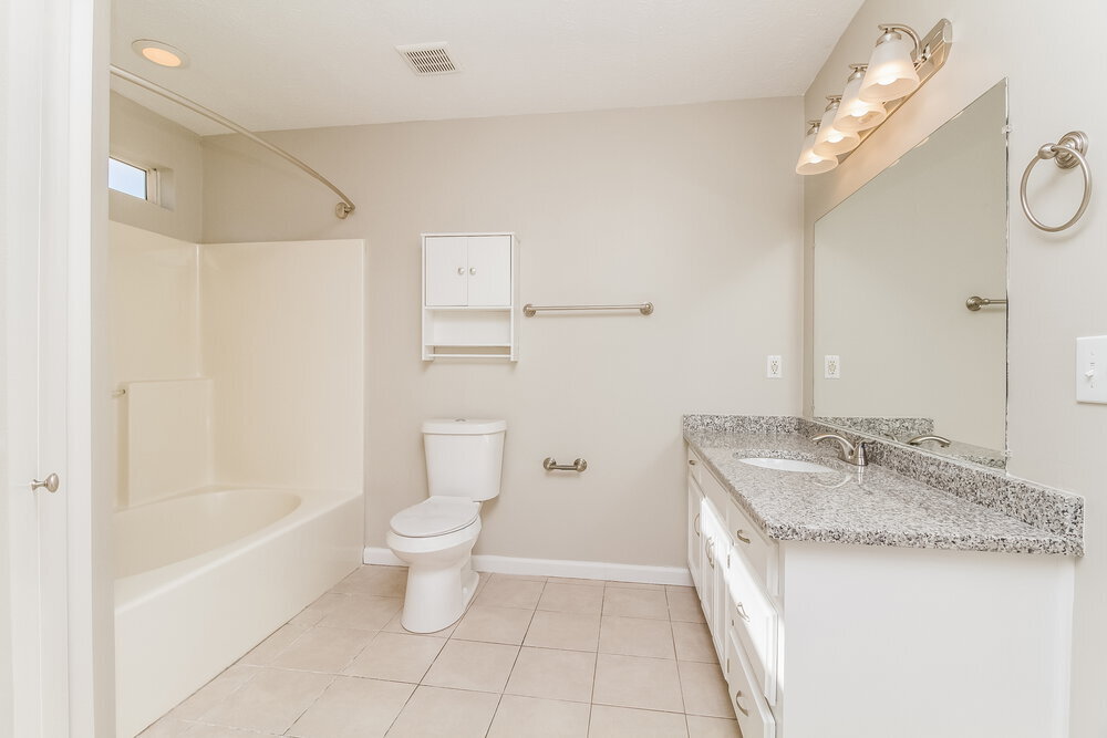 Building Photo - 909 Bexhill Ct S