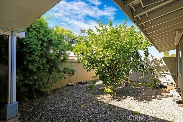 Building Photo - 526 N Emerald Dr