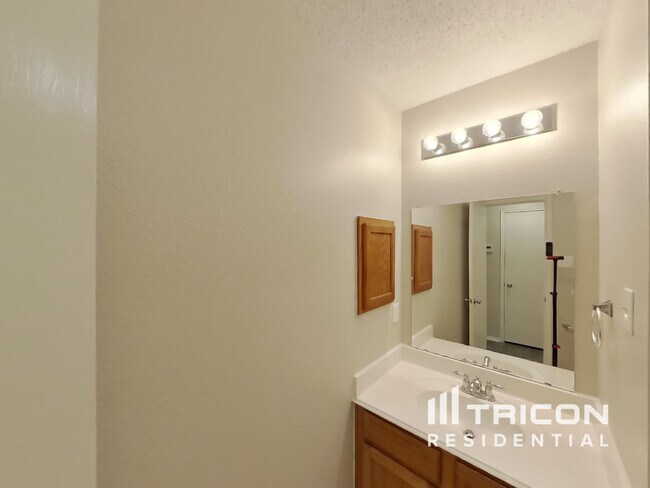 Building Photo - 1504 Redman Dr