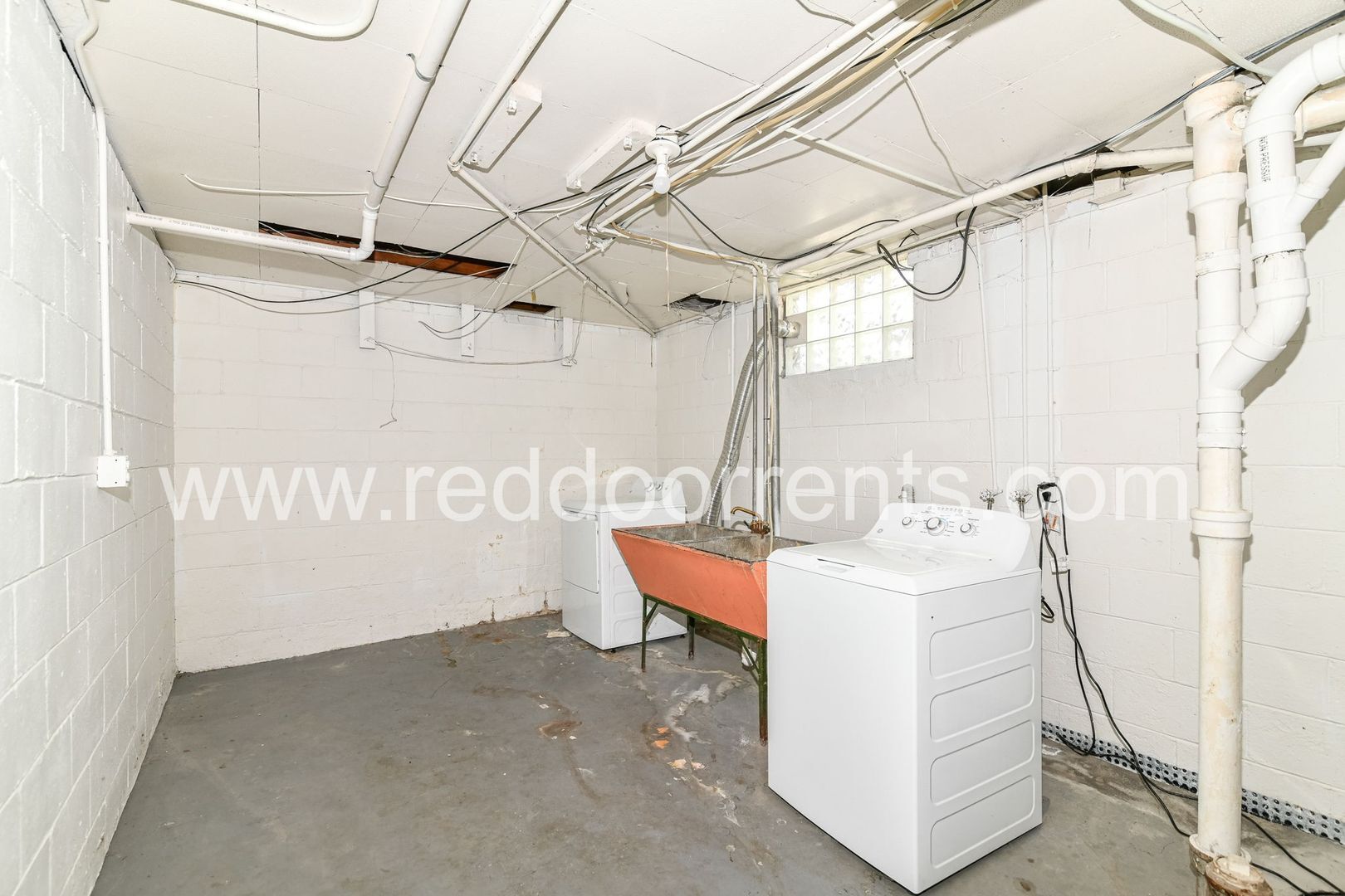 Building Photo - 125 E 49th St