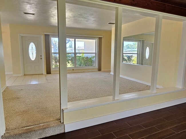 Building Photo - Venice Island – North of Venice Ave - Annual Single Family Home– Minutes from Venice Beach, Mains...