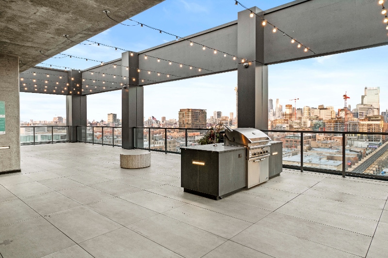 Building Photo - 196 N Ada St