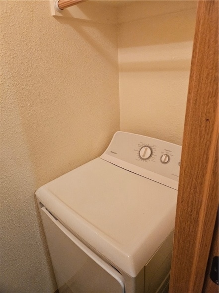 Building Photo - 212 Sadie Ln