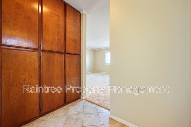 Building Photo - 1390 Hygeia Ave