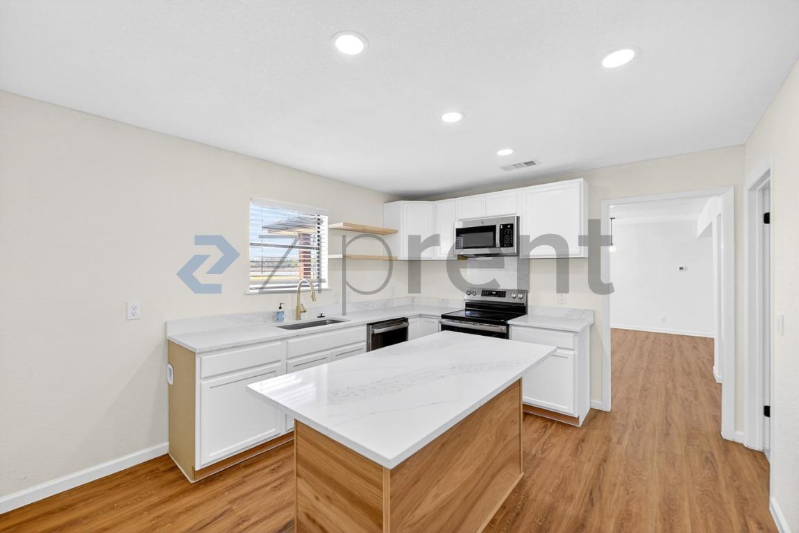 Building Photo - Unit