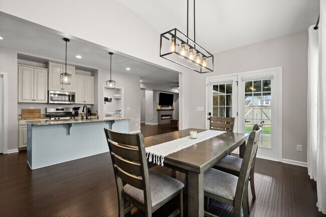 Building Photo - Beautifully Updated 3-Bedroom Home in Fairway Farms with Bonus Room & Fenced Backyard