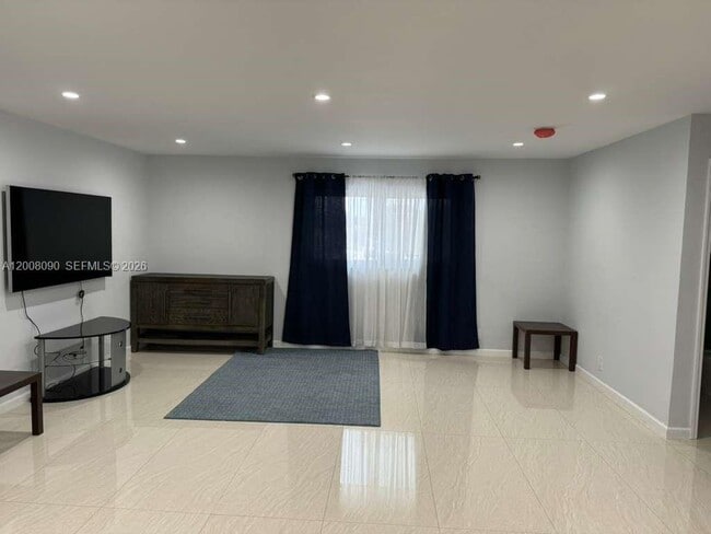 Building Photo - 2950 Griffin Rd