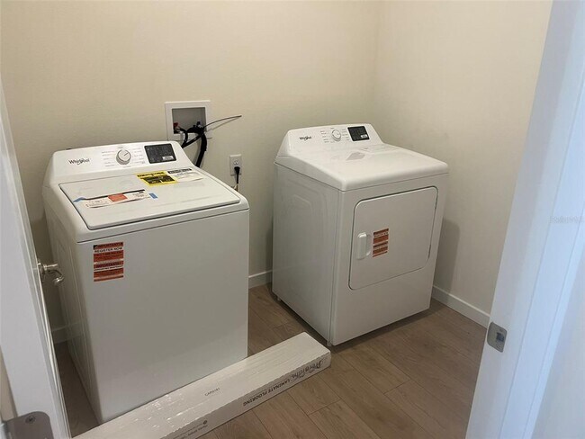 Building Photo - 318 Bracer Wy