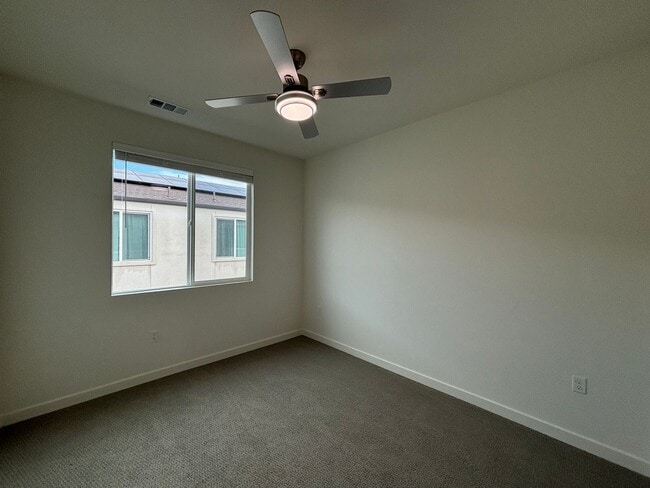 Building Photo - Beautiful 3BD/2.5BA Townhouse in San Ysidro W/ W/D, A/C, 2-Car Garage, Balcony, and Community Parks!