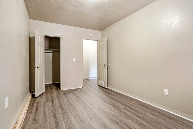 Building Photo - 5520 Evanbrook Terrace