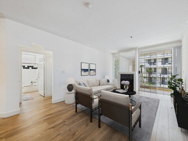 Building Photo - 310 S. Swall Drive Apartments