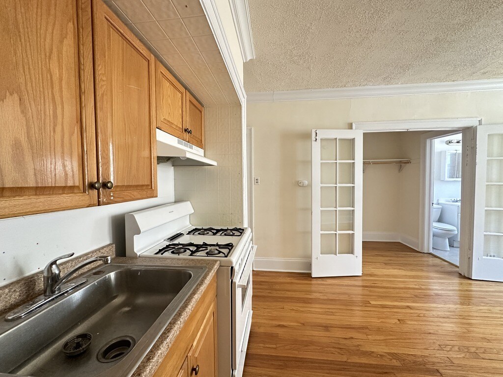 Building Photo - 2737 N Spaulding Ave