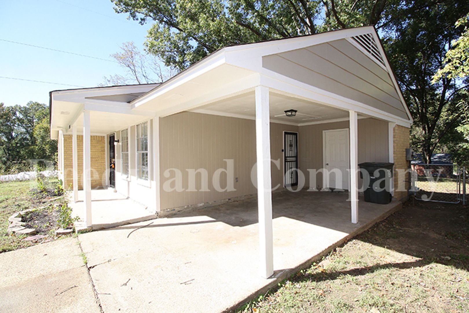 Building Photo - 3230 Sweet Springs Dr
