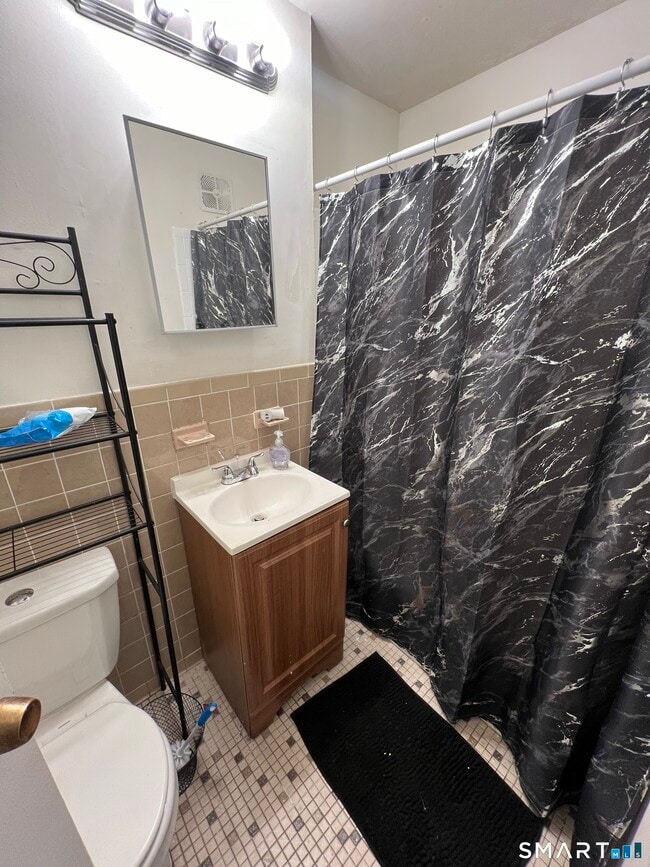 Building Photo - 16 Niles St