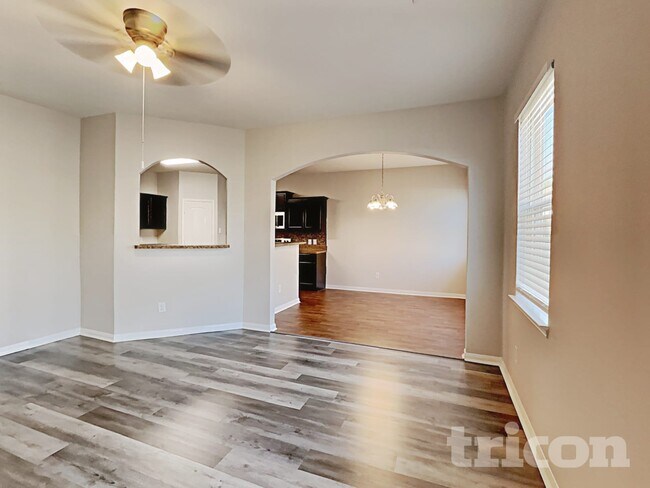 Building Photo - 17142 Common Point Dr