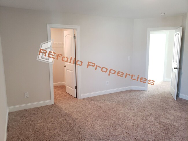 Building Photo - Charming 4 Bedroom, 2.5 Bath, 2-Car Garage...