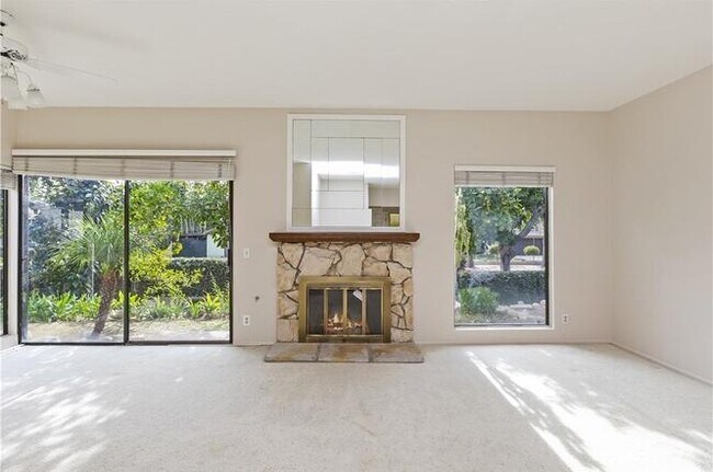 Building Photo - 1364 Orchard Cir