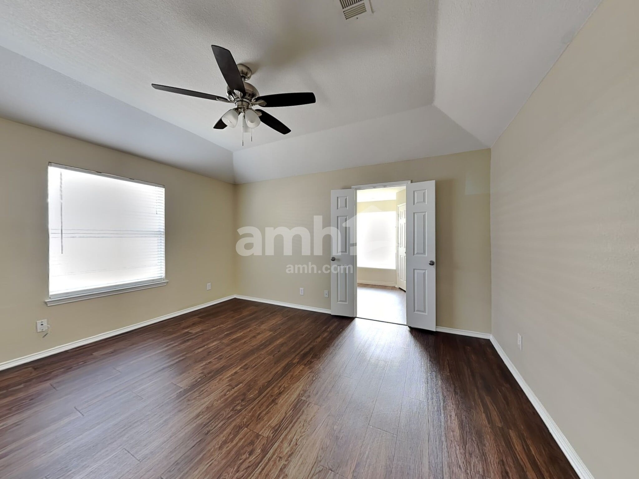 Building Photo - 324 Rock Hill Dr