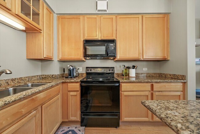 Building Photo - 435 W Erie St