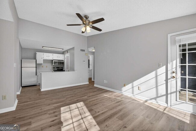 Building Photo - 423 Granville Ct