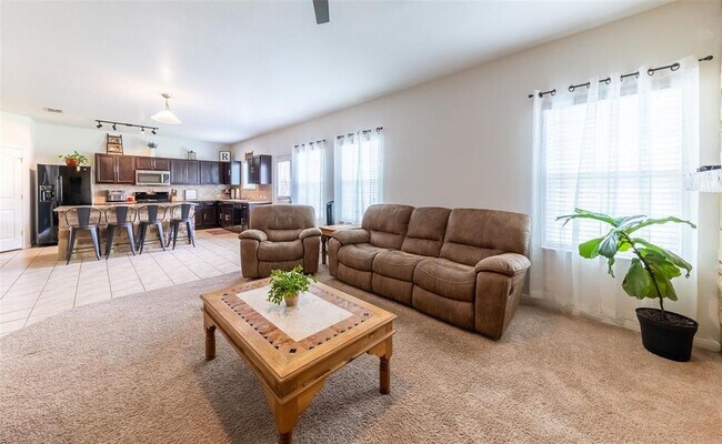 Building Photo - 290 Northern Flicker St