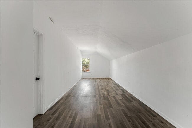 Building Photo - 7415 Kransburg Ranch Dr