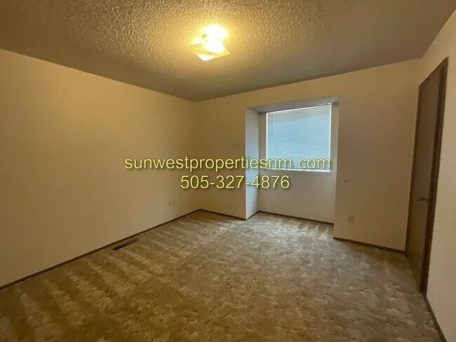 Building Photo - 1621 N Farmington Ave