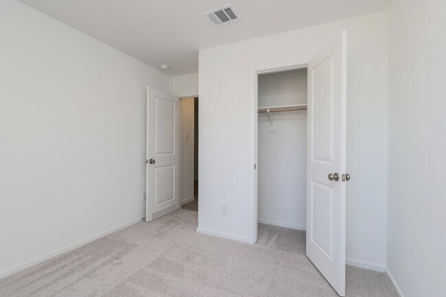 Building Photo - 16002 Tallis Dr