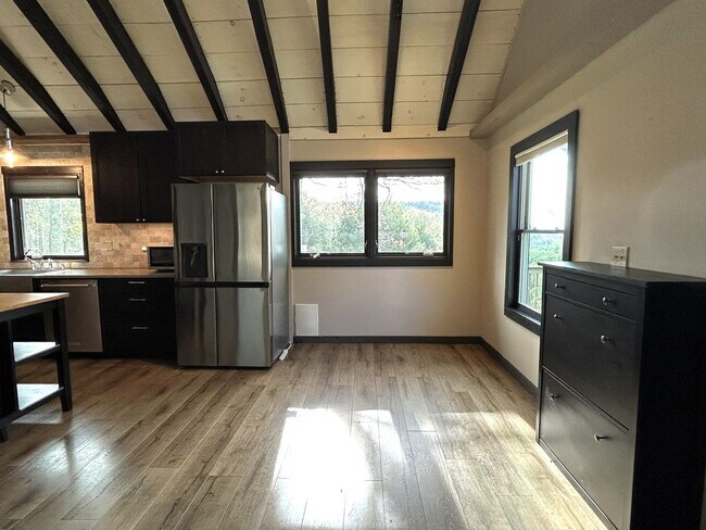 Building Photo - 1013 Wildcat Rd