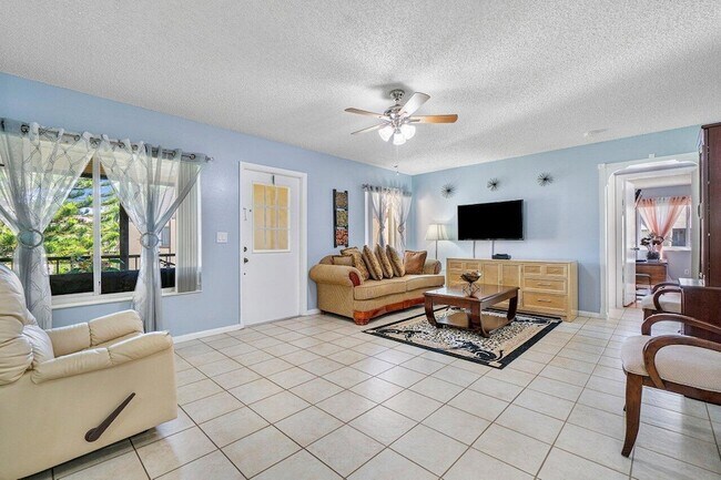 Building Photo - 407 Pine Glen Ln