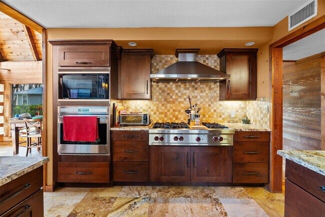 Building Photo - 19220 Lake Allen Rd