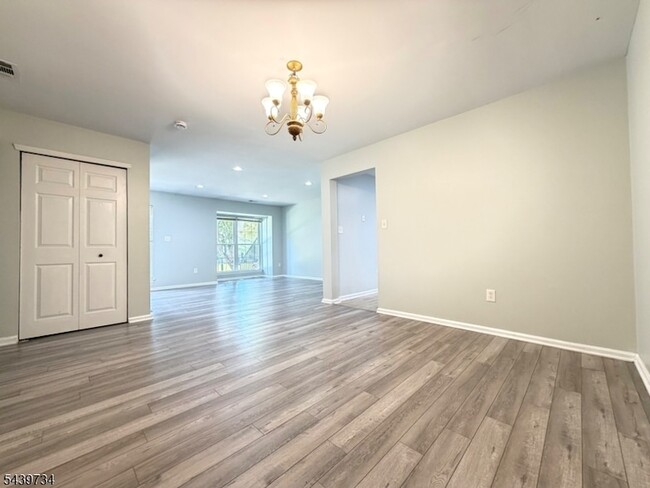 Building Photo - 511 Dunn Cir