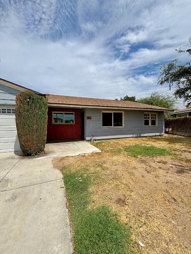 Building Photo - 4127 Seymour St