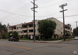 Building Photo - Haskell III Apartments