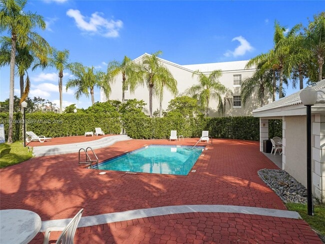 Building Photo - 2871 N Oakland Forest Dr