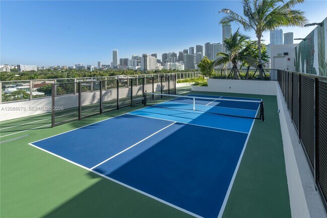 Building Photo - 2200 Brickell Ave