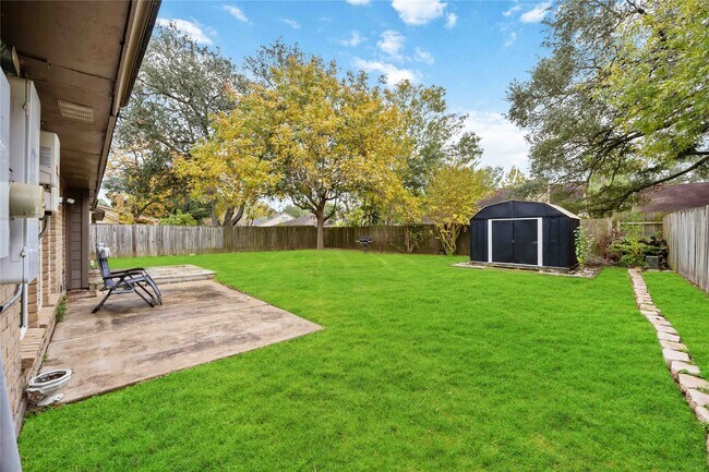 Building Photo - 22419 Deville Dr